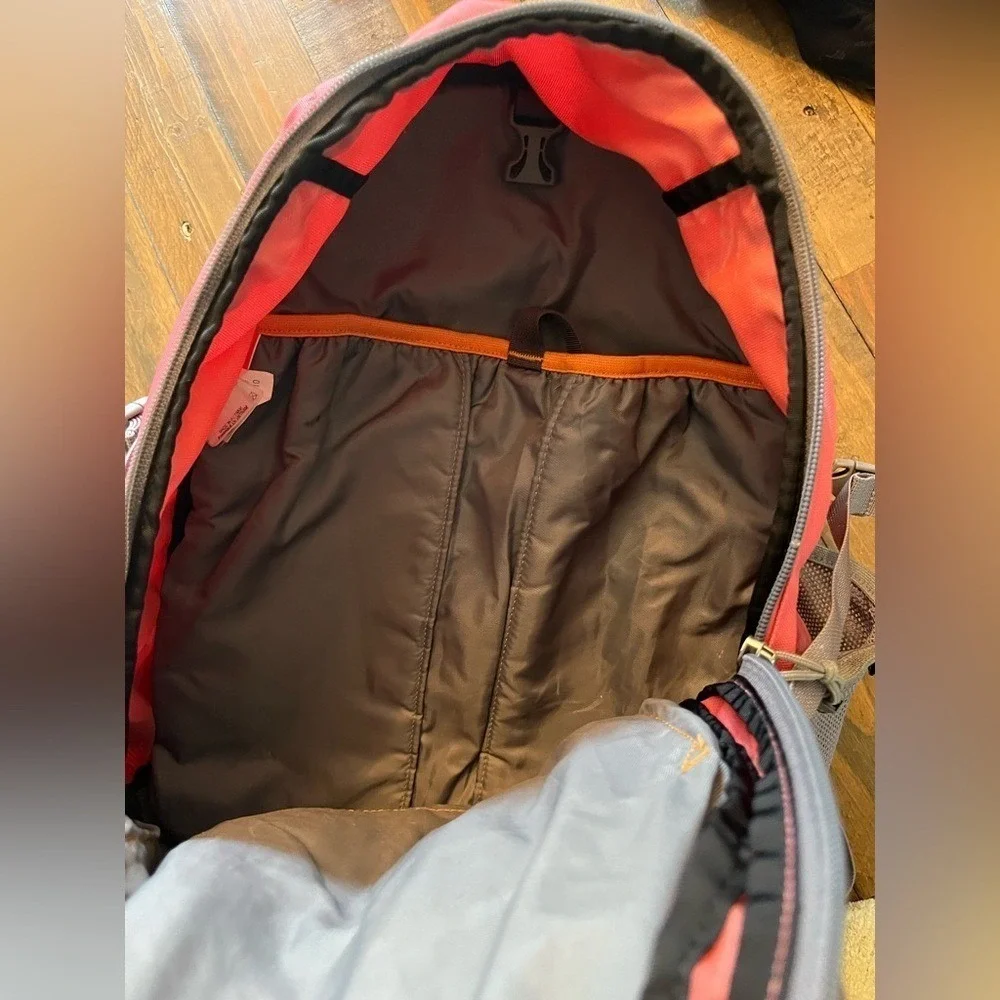 THE NORTH FACE Wasatch Backpack Gorpcore Hiking Unisex OS Red Gray